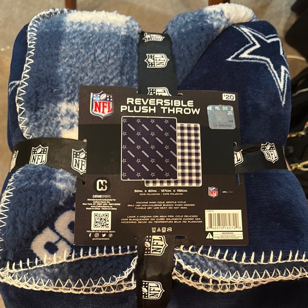 NFL Reversible Plush Throw Blanket - Navy and White COWBOYS